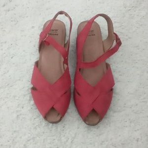 Earth origins red sandals size 11
